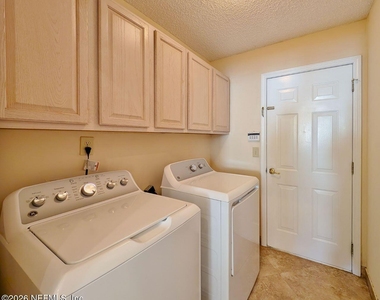 2413 Cedar Trace Drive W - Photo Thumbnail 22