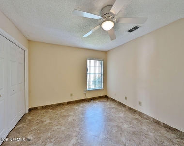2413 Cedar Trace Drive W - Photo Thumbnail 19