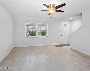 208 15th Avenue S - Photo Thumbnail 1
