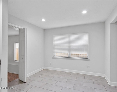 208 15th Avenue S - Photo Thumbnail 5