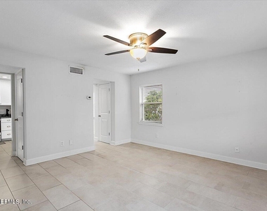 208 15th Avenue S - Photo Thumbnail 2