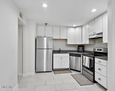 208 15th Avenue S - Photo Thumbnail 3