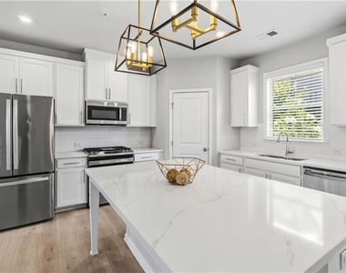 6504 Brooklake Court Se - Photo Thumbnail 5