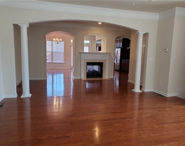 11025 Brunson Drive - Photo Thumbnail 2