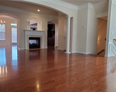 11025 Brunson Drive - Photo Thumbnail 3