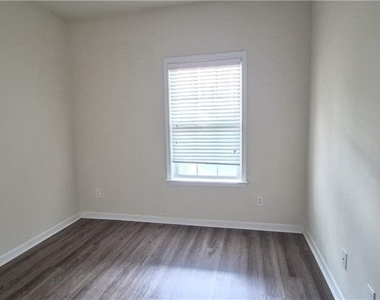 11025 Brunson Drive - Photo Thumbnail 7