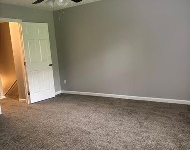 5739 Windfall Lane - Photo Thumbnail 23