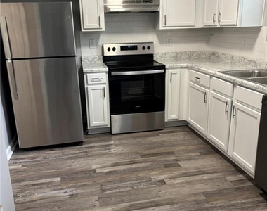 5739 Windfall Lane - Photo Thumbnail 12