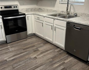 5739 Windfall Lane - Photo Thumbnail 10