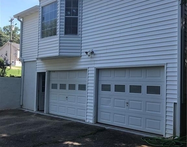 4197 Sterling Pointe Drive - Photo Thumbnail 2