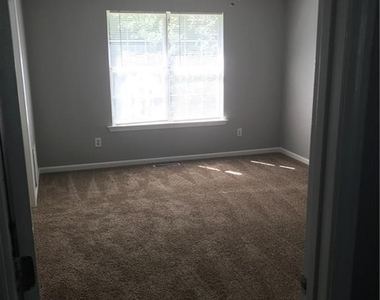 4197 Sterling Pointe Drive - Photo Thumbnail 7
