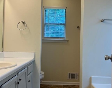4197 Sterling Pointe Drive - Photo Thumbnail 18