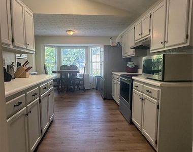 4197 Sterling Pointe Drive - Photo Thumbnail 3