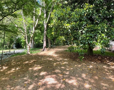 1325 Peachtree View Ne - Photo Thumbnail 18