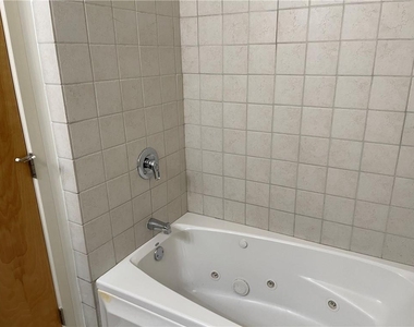 1325 Peachtree View Ne - Photo Thumbnail 12