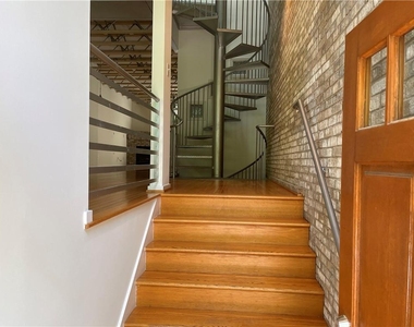 1325 Peachtree View Ne - Photo Thumbnail 1