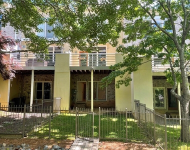 1325 Peachtree View Ne - Photo Thumbnail 19