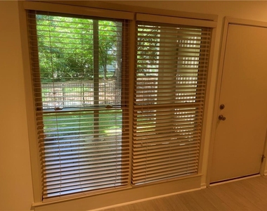 1325 Peachtree View Ne - Photo Thumbnail 16