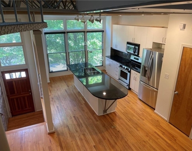 1325 Peachtree View Ne - Photo Thumbnail 13