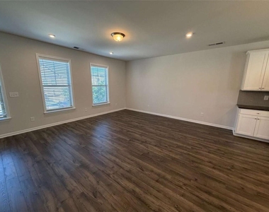 311 Mahone Drive - Photo Thumbnail 1