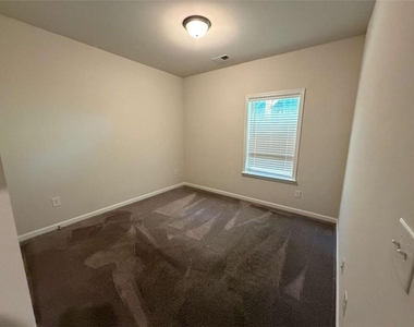 311 Mahone Drive - Photo Thumbnail 12