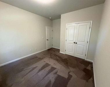 311 Mahone Drive - Photo Thumbnail 13