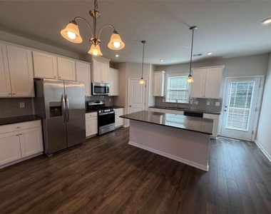311 Mahone Drive - Photo Thumbnail 3