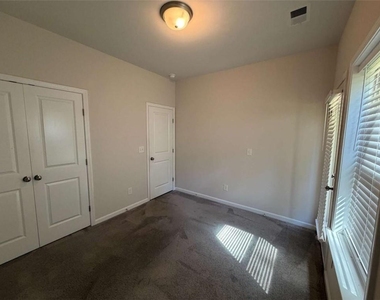 311 Mahone Drive - Photo Thumbnail 11