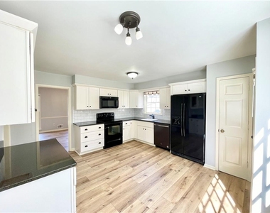 1721 Emerson Court - Photo Thumbnail 12