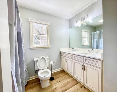 1721 Emerson Court - Photo Thumbnail 26