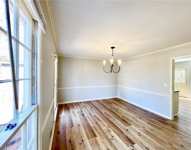 1721 Emerson Court - Photo Thumbnail 7