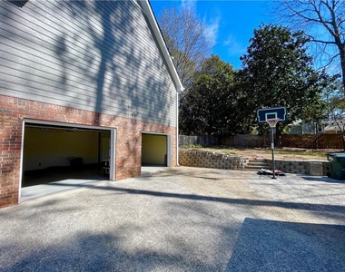 1721 Emerson Court - Photo Thumbnail 37