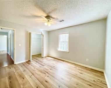 1721 Emerson Court - Photo Thumbnail 24