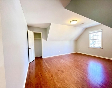 1721 Emerson Court - Photo Thumbnail 20