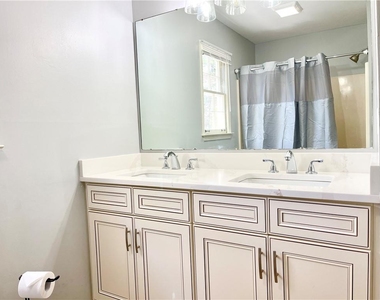 1721 Emerson Court - Photo Thumbnail 27