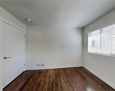 880 N Highland Avenue Ne - Photo Thumbnail 8