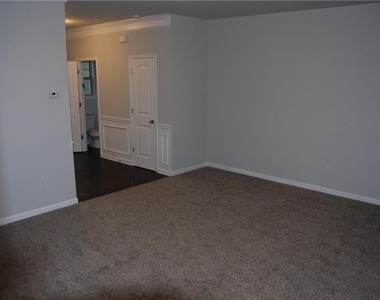 258 Valley Crossing - Photo Thumbnail 2