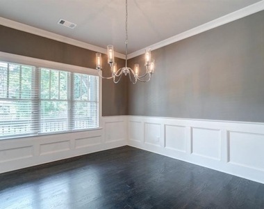 1317 Winfair Lane Ne - Photo Thumbnail 7