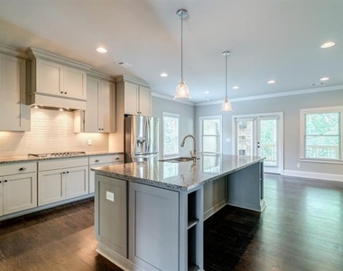 1317 Winfair Lane Ne - Photo Thumbnail 9