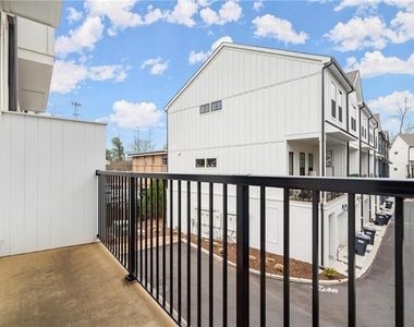 146 Chestnut Circle - Photo Thumbnail 16