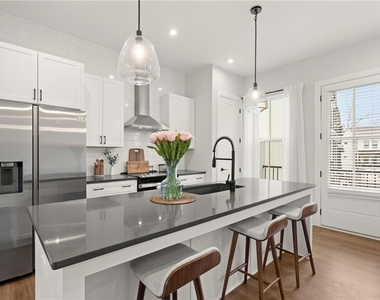 146 Chestnut Circle - Photo Thumbnail 4