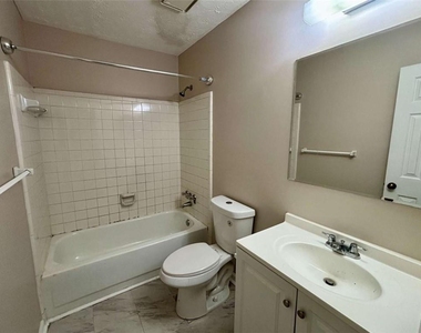 3841 Woodridge Way - Photo Thumbnail 17