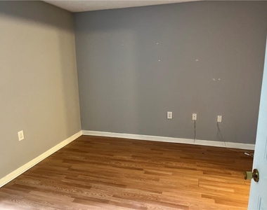 612 Granville Court - Photo Thumbnail 16