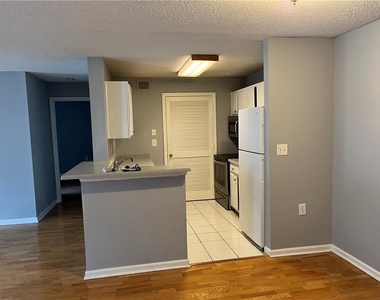 612 Granville Court - Photo Thumbnail 10