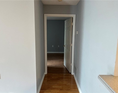 612 Granville Court - Photo Thumbnail 11