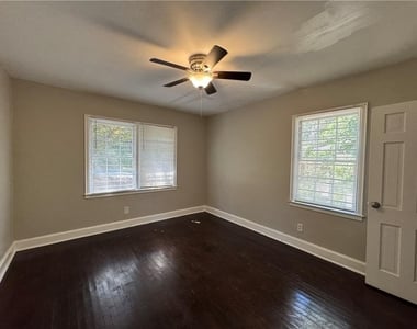 1580 Childress Drive - Photo Thumbnail 5