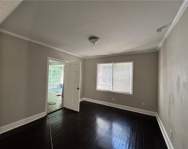 1580 Childress Drive - Photo Thumbnail 4