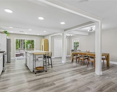 3898 Skidmore Drive - Photo Thumbnail 13
