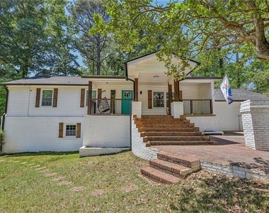 3898 Skidmore Drive - Photo Thumbnail 2