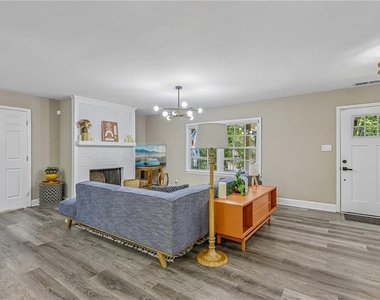 3898 Skidmore Drive - Photo Thumbnail 7